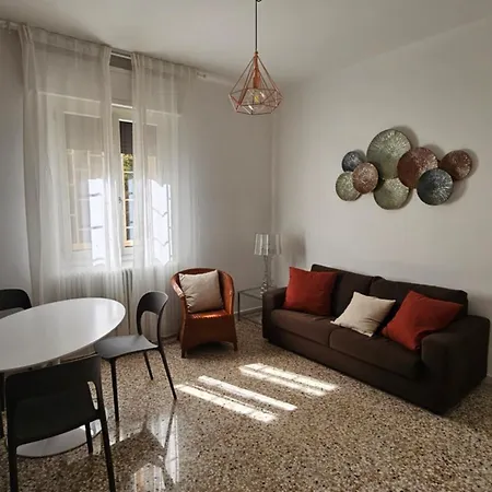 Fioravanti 9 Apartment