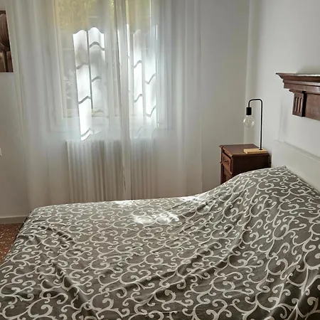 Fioravanti 9 Apartment